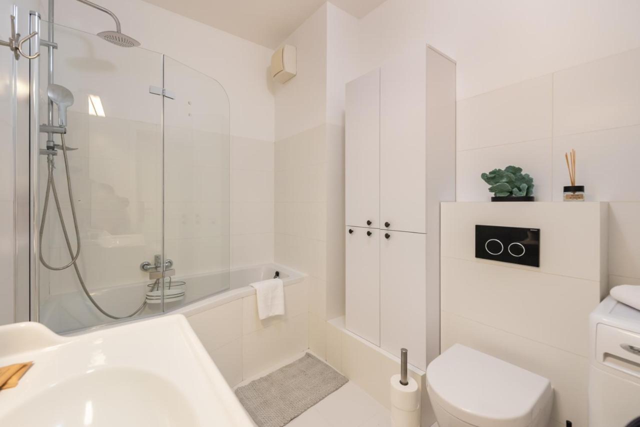 Ochota De Luxe Apartment Varsó Kültér fotó
